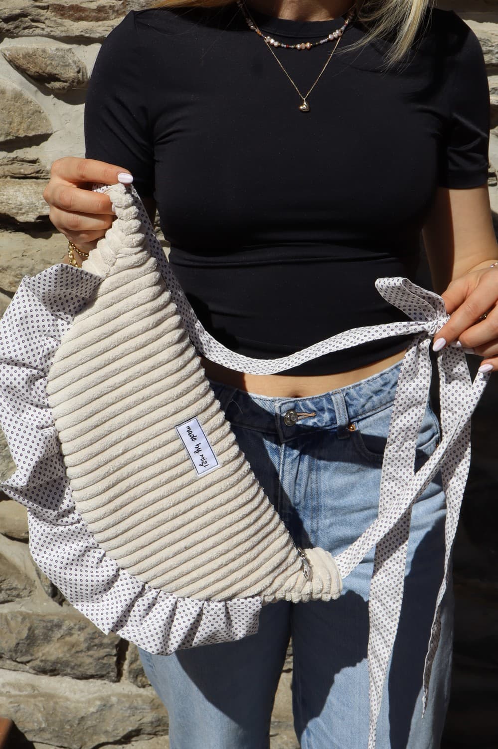 Moon Bag mit Rüschen – handgenähte Tasche aus Österreich, Unikat von made by mizi